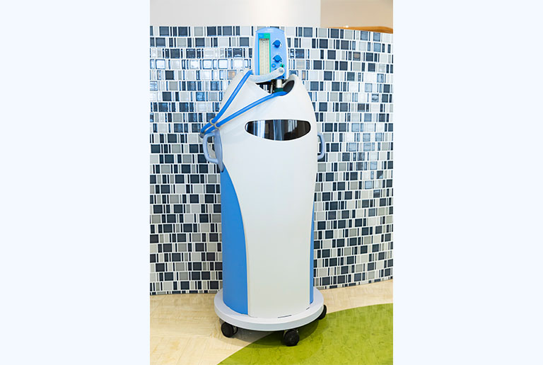 笑気吸入鎮静器